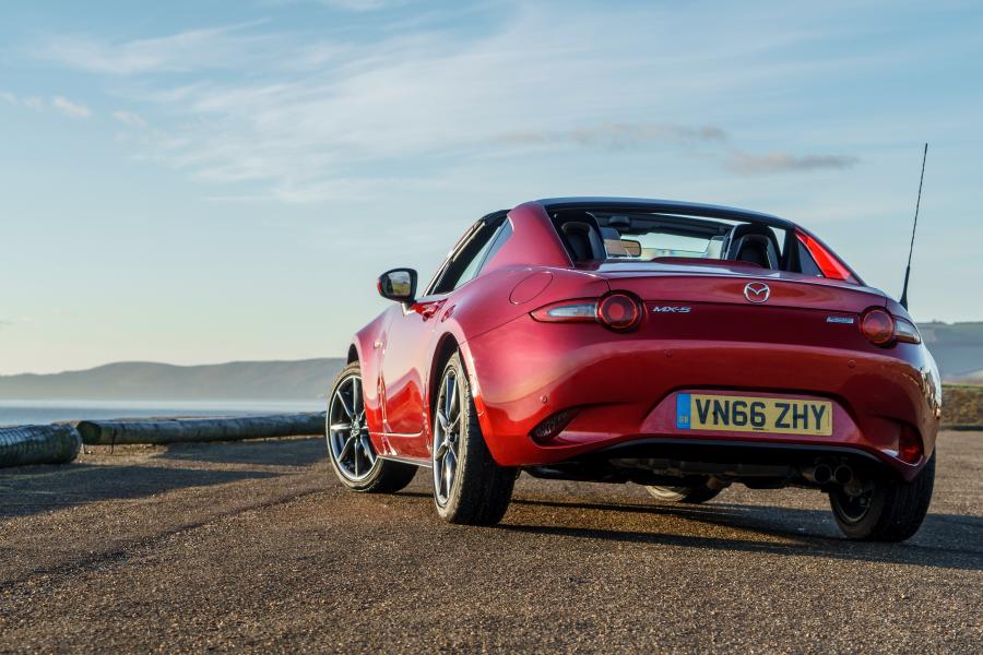  Mazda MX-5 RF 2017 года  (UK) (фото 21 из 40)